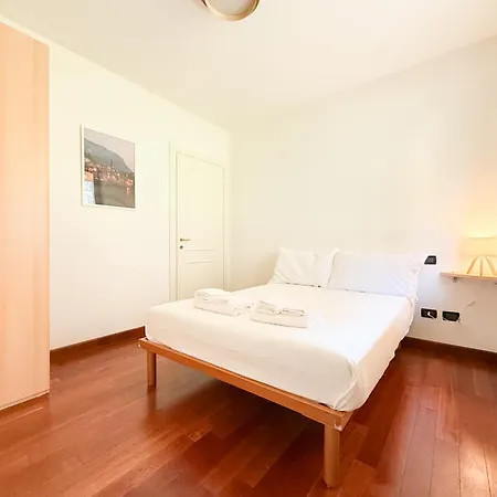 Holiday home Dimora Larianda - Private Parking And Garden Laglio