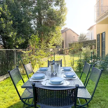 Dimora Larianda - Private Parking And Garden Ferienhaus *