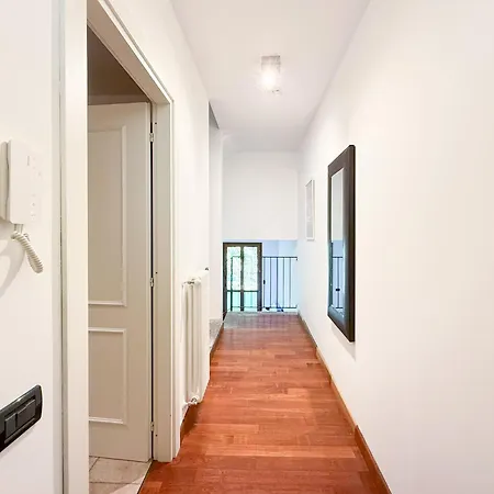 Dimora Larianda - Private Parking And Garden Ferienhaus