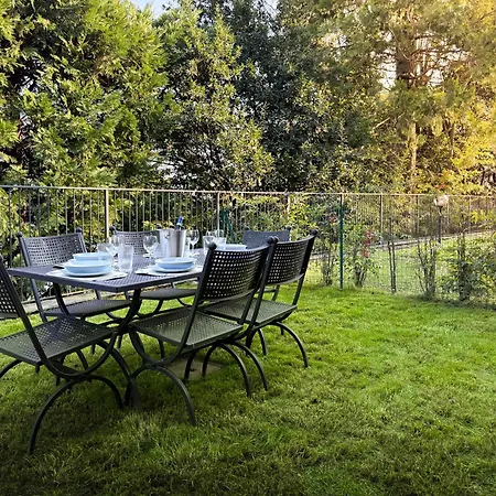 Holiday home Dimora Larianda - Private Parking And Garden *