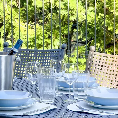 Holiday home Dimora Larianda - Private Parking And Garden *