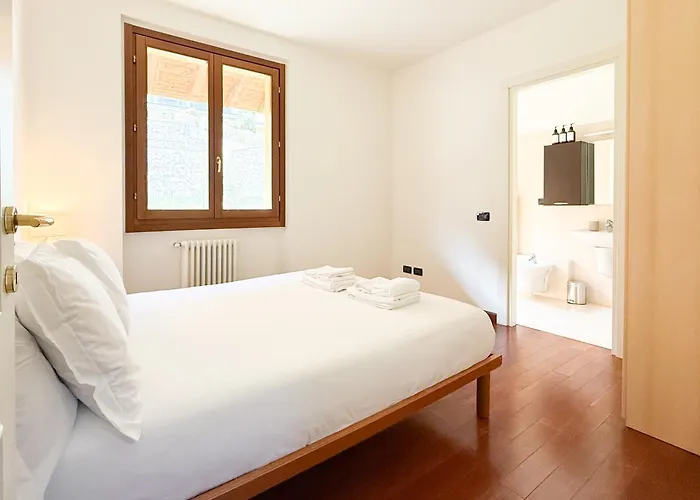 Dimora Larianda - Private Parking And Garden * لاليو