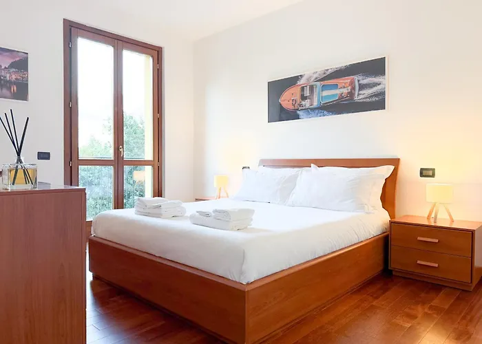Dimora Larianda - Private Parking And Garden بيت للعطل لاليو